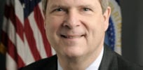 Tom Vilsack official USDA photo portrait