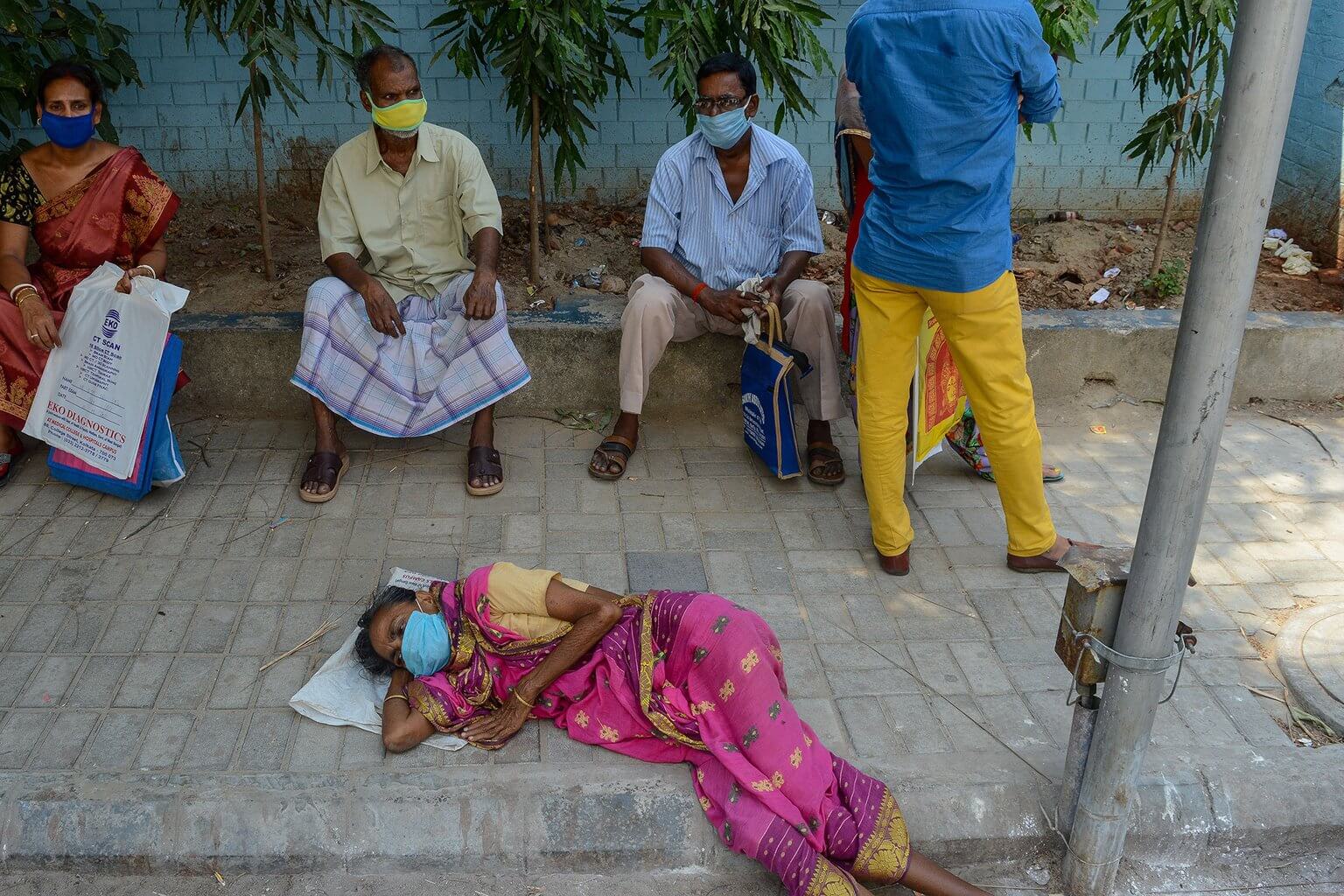 Photographs: As COVID crisis surges in India, tragedy spreads - Vimarsana News